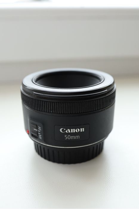 Canon EF 50mm 1,8 STM об'єктив.