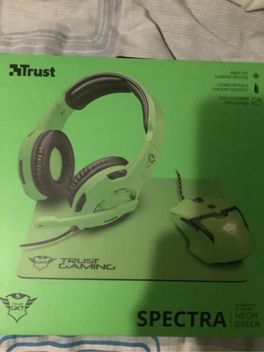 Геймерский подарочный комплект Trust Spectra GXT790-SG
