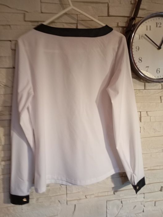 Piękna elegancka bluzeczka rozmiar 36 
Z metki rozmiar 36
Brak metki z