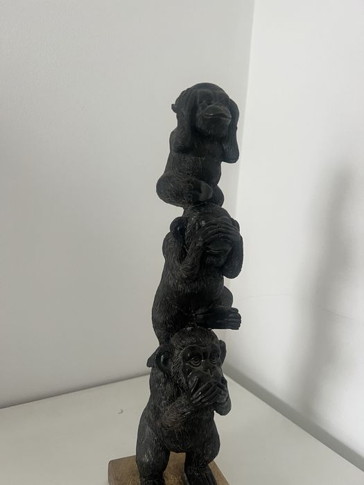 Estatua de figuras macacos cego surdo e mudo