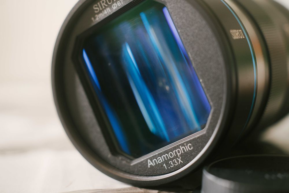 Lente Sirui Anamorphic 75mm f/1.8 1.33x - Canon EF-M