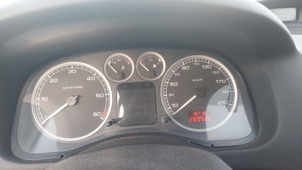 Peugeot 307 1.4 HDi Diesel | 2003 | 289.992km | 2.000€ Negociáveis