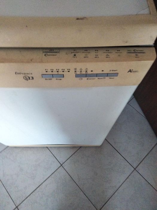 Máquina de lavar loiça Evo space 13 usada mas funcionando