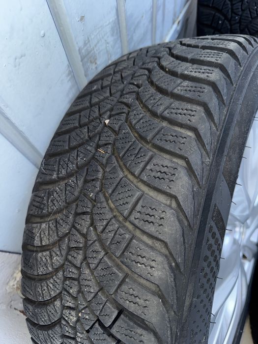 Шини зимові Kumho 215 55 R17 7-8 mm Kia Soul Niro Kona Optima K5