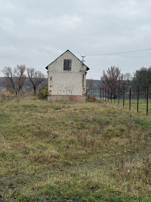 Продаж земельної ділянки 25 соток біля річки в селі Скраглівка.