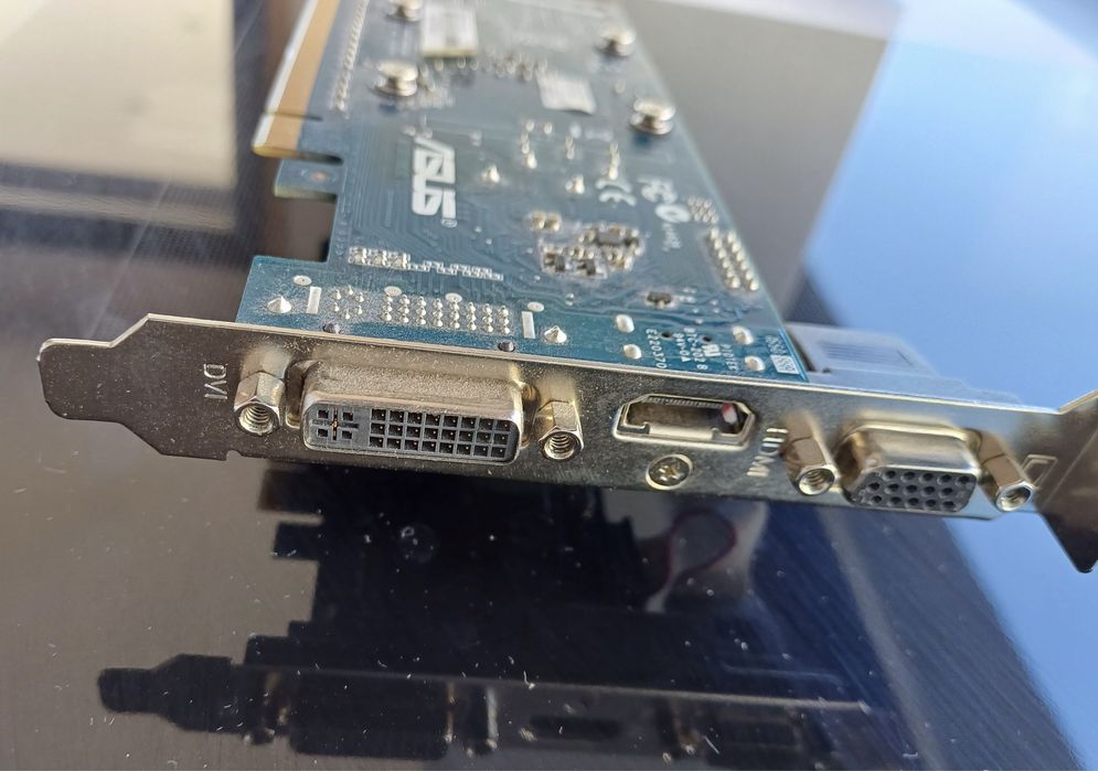 Placa de Vídeo 210-SL-TC1GD3-L GeForce