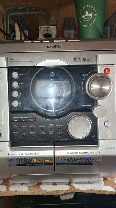 Продати музикальний центр