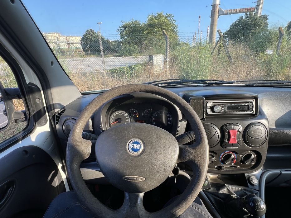 Fiat Doblo Cargo 1.9 JTD – Fiável e Pronta a Trabalhar