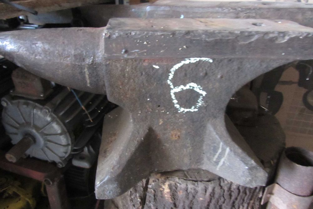 Kowadło dwurożne waga 230 kg