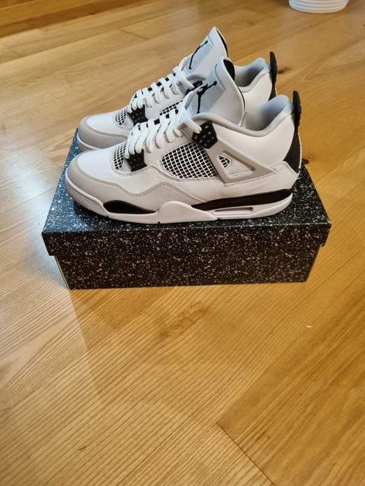 Jordan 4 Retro Military Black 40