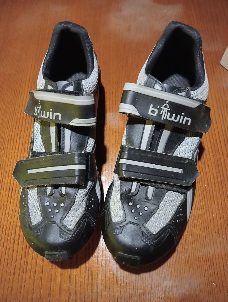 Sapatos de encaixe n40 btwin Paredes OLX Portugal