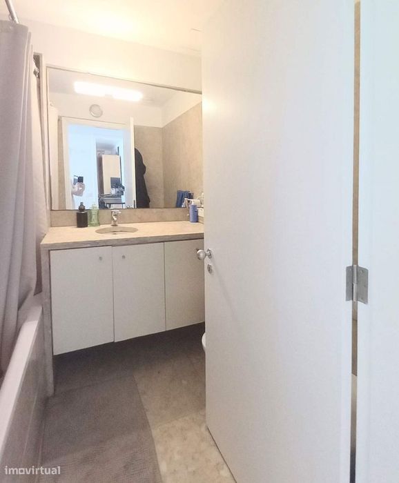 Apartamento T1 no coração do Chiado, com garagem e arrecadação