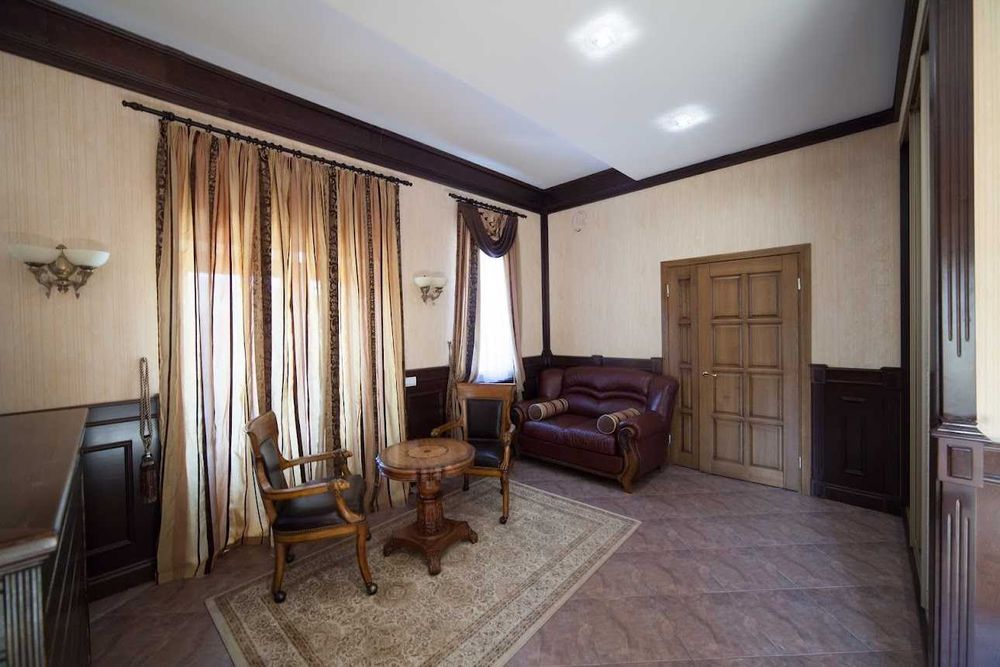 Подобова оренда великого будинку в Києві. НР Вільно, Банкетна зала