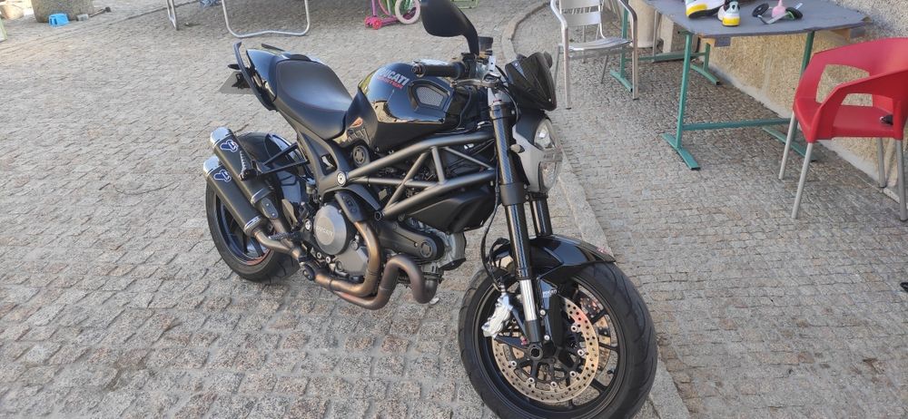 Ducati Monster 1100 evo 2013