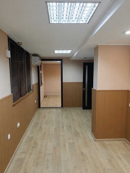 Продам приміщення 106 м.кв.на м-рні Таврійський.