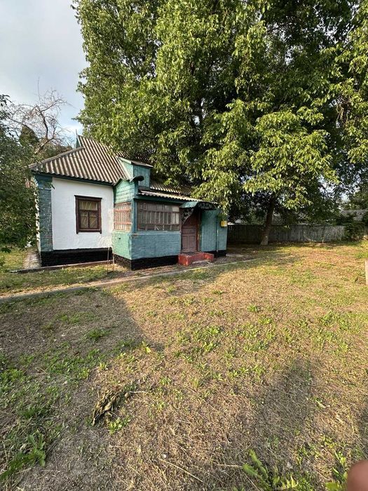 Будинок біля центру з ділянкою 8 соток