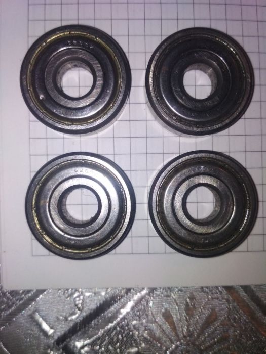 Коллекция подшипники качения разные. NSK , марка : 6200 Z и другие.