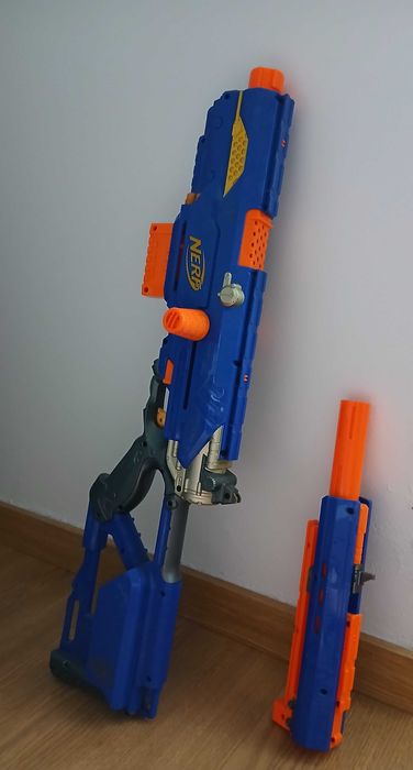 Pistola Nerf para brincar