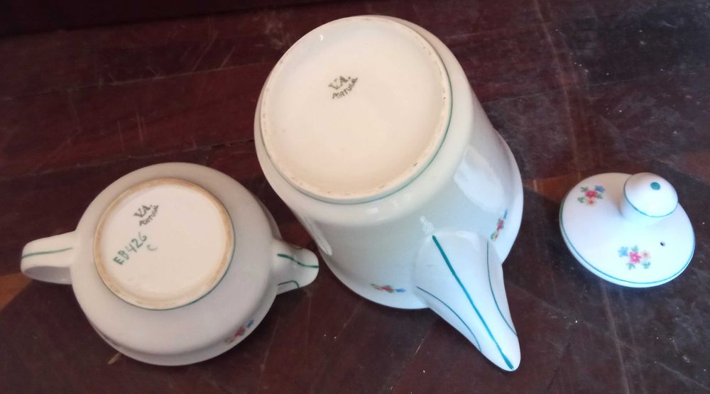Bule e leiteira Vista Alegre (vintage)