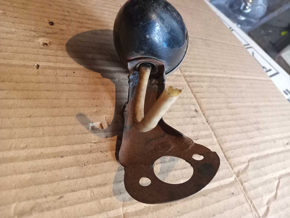 Cтеклышки подфарников ГАЗ-69, Газ-51, ЗиЛ-157. Шильдик Жигули.