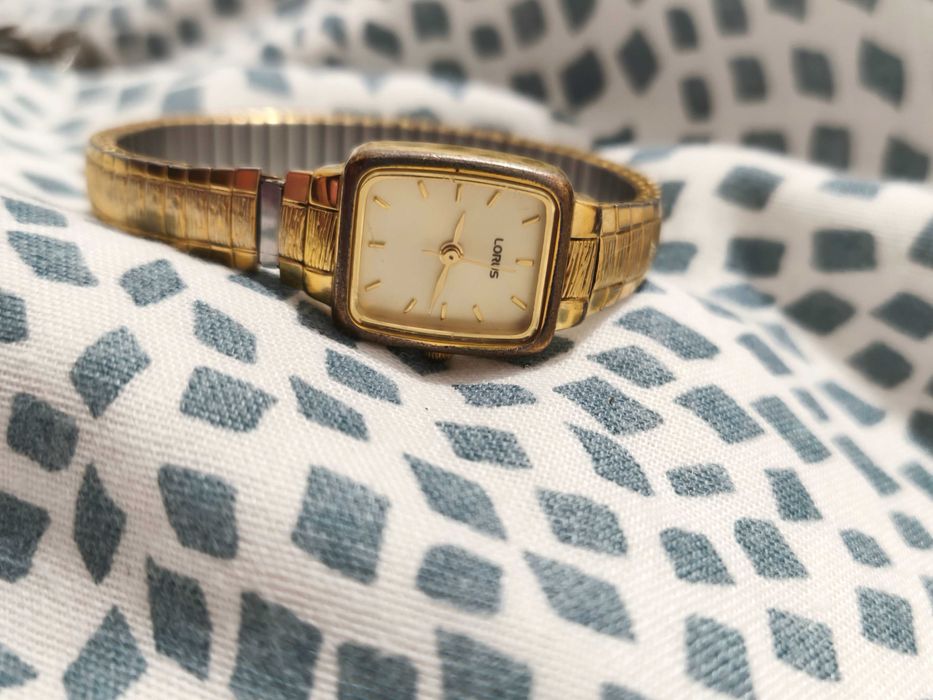 Relógio vintage deslumbrante em tom dourado da Lorus
