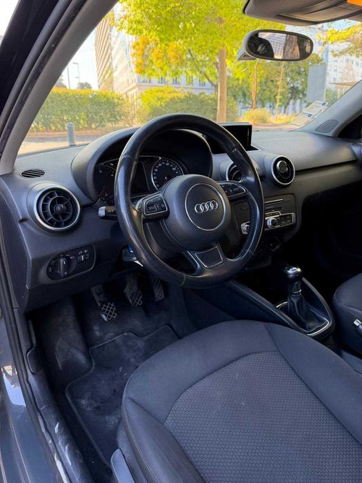 Audi 1.6 Sportback 115cv (5 Portas) – Económico, Excelente Estado