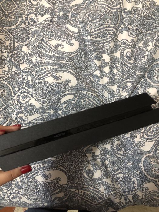 Playstation 4 1tb / Com fifa20 e 21