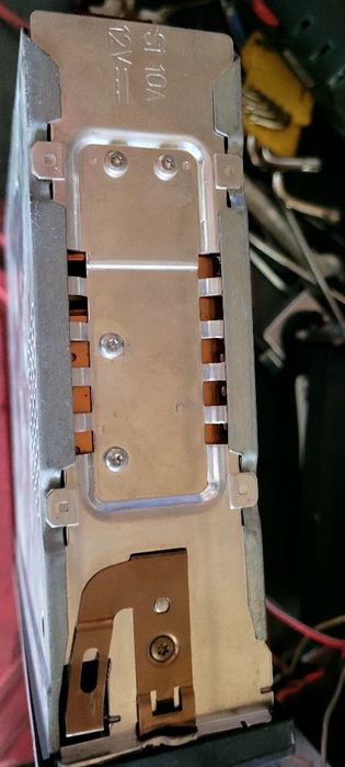 fabryczne radio seat alana