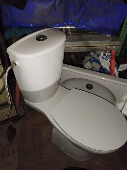 Miska WC ze spłuczką