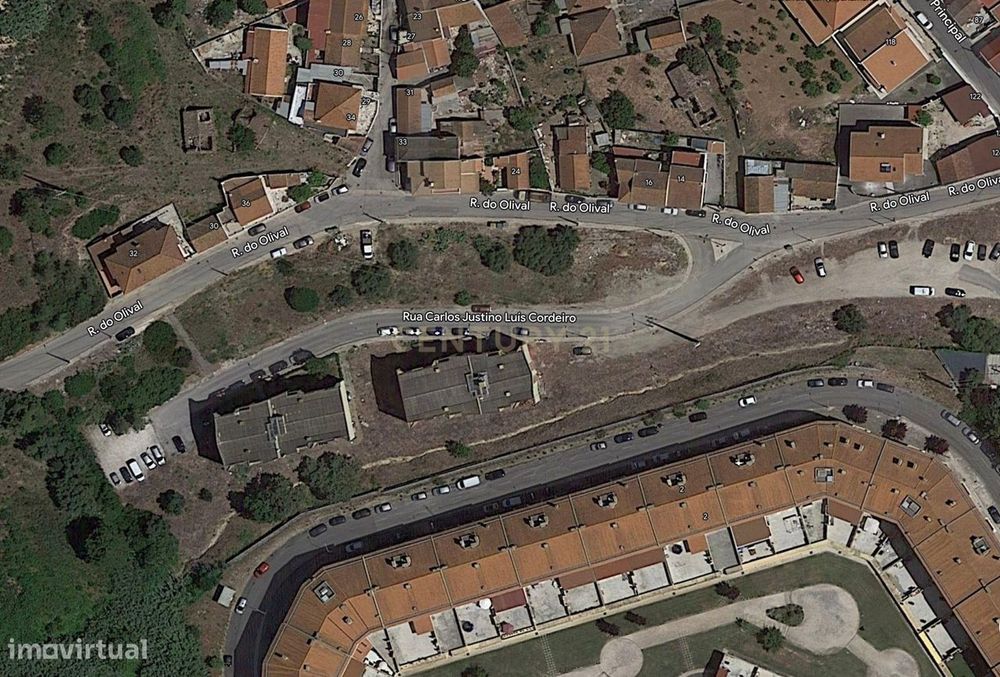 Lote de terreno urbano para construção de Prédio em Alenquer — Alenquer (Santo Estêvão E Triana), Lisboa