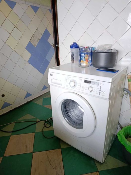 Жуля Верна вул. 13, 2 кімнати в 3-х кімнатній квартирі.