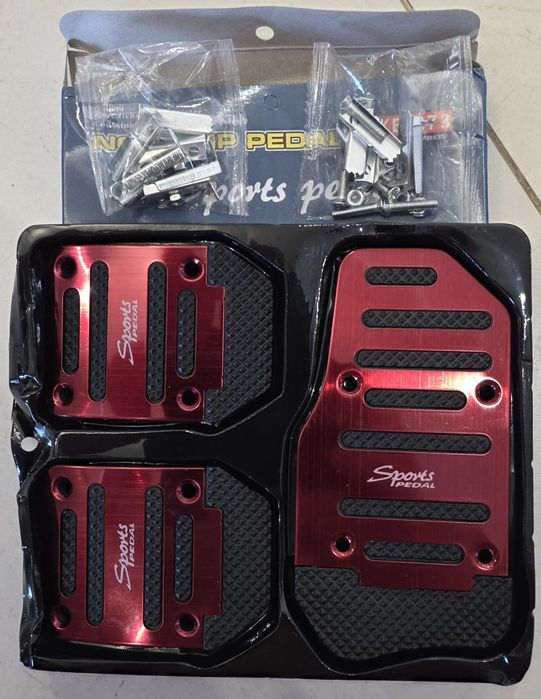 Накладки на педали авто универсальные