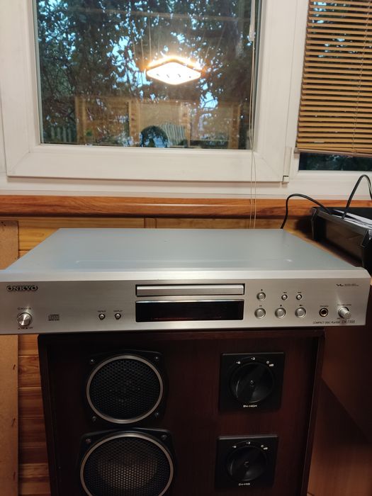 Продам CD програвач Onkyo DX-7355