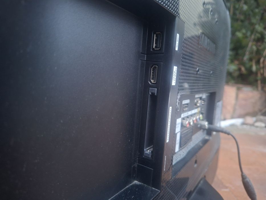 Telewizor SAMSUNG 27CALI stan bdb z hdmi