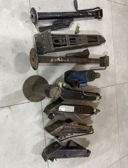 Домкрат универсальный.