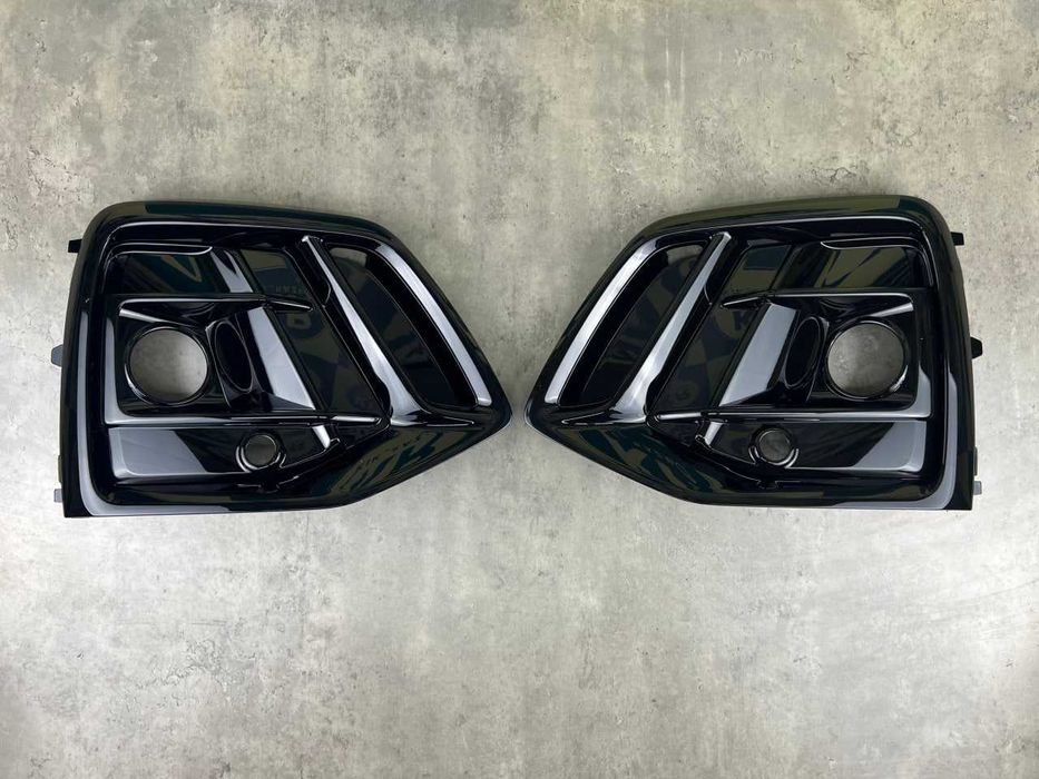 Решітка протитуманної фари (глянцева чорна) рест. - AUDI Q5 (FY) 2020-