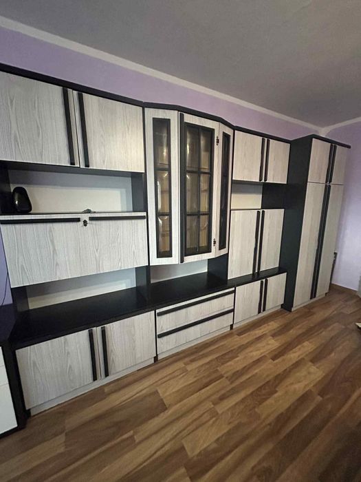 Czarno-biała meblościanka