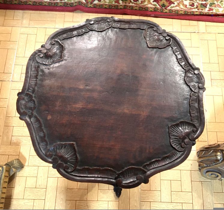 Mesinha pé de galo D. José antiga