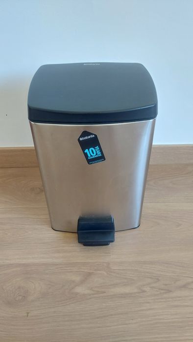 Balde de lixo com pedal 10-12L Brabantia