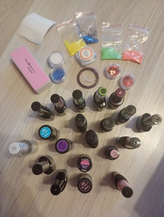 Zestaw hybrydowy lampa+lakiery+zdobienia