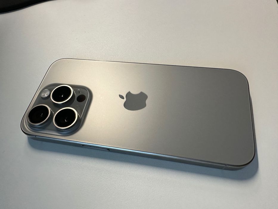 iPhone 15 pro 256gb