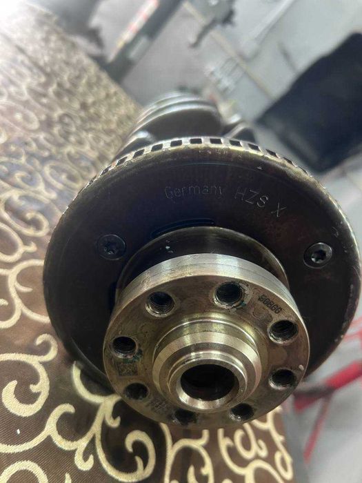 коленвал  Ауди q5 8RB 2.0tfsi