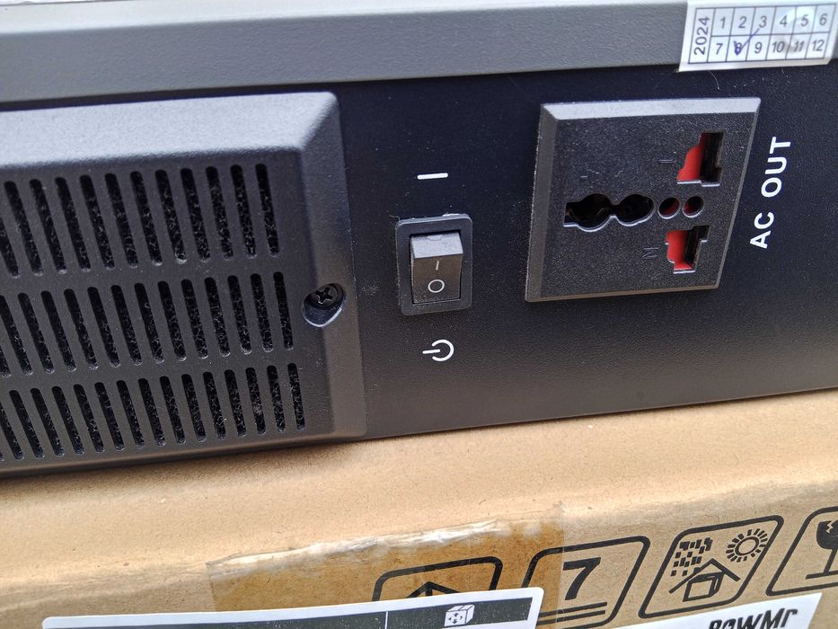 Гібридний інвертор з чистим синусом  Powmr 24v