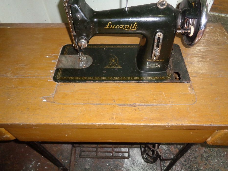 Stara maszyna do szycia Łucznik