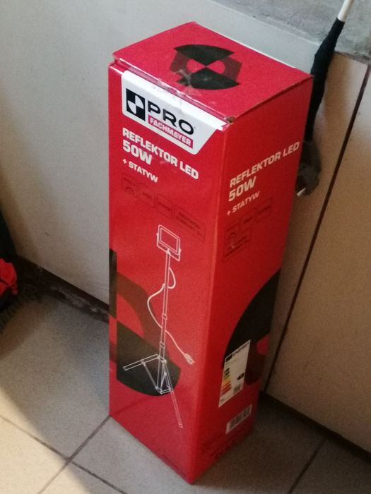 Reflektor Led Pro 50 w plus statyw J. NOWY