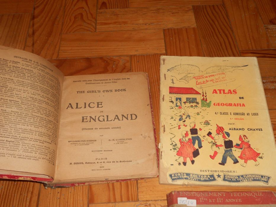 Livros escolares muito antigos geografia, frances, ingles