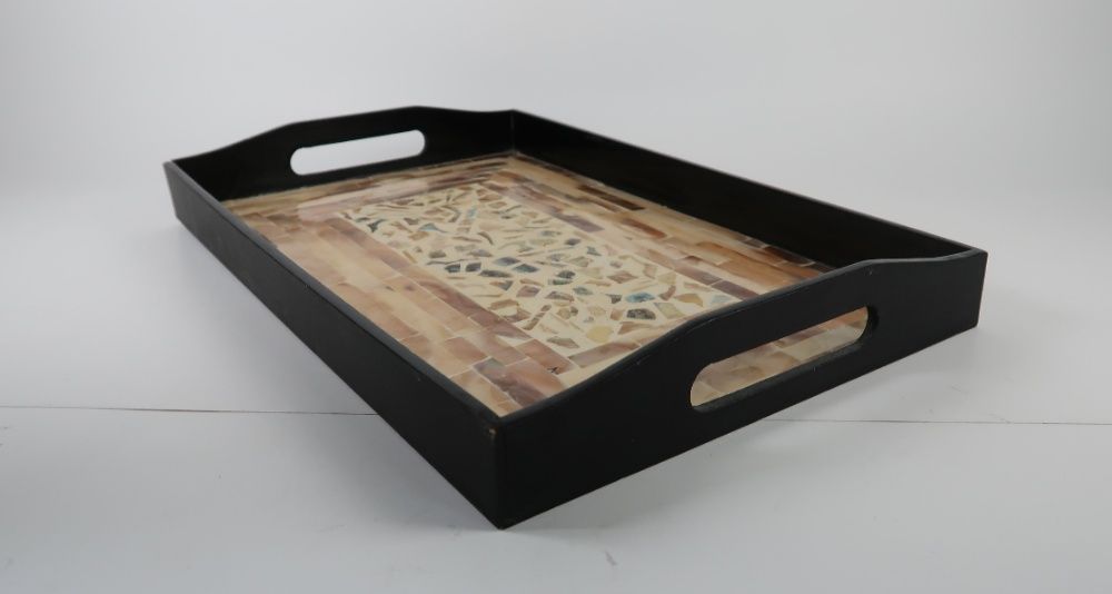 Tabuleiros em madeira lacada e madre pérola, cada