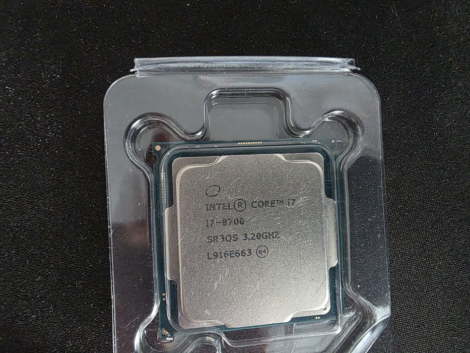 Intel i7 8700 LGA1151 BOX cooler intel