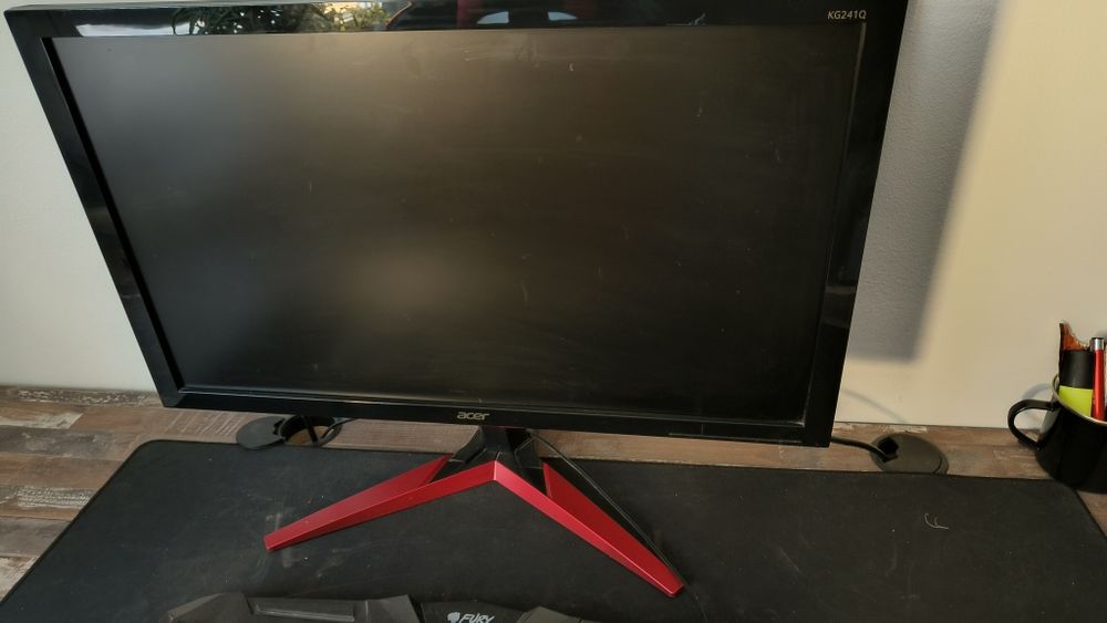 I5 9600k RX 6600 24GB RAM SSD