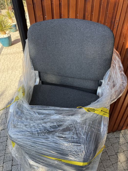 Krzesła iso, kolor szary.